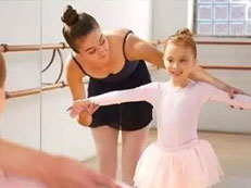 打造特色课程，彰显办学实力 ——我校幼儿教育专业舞蹈课堂新构思